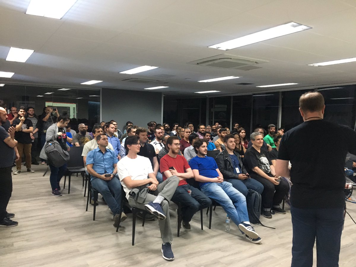 cynthiazanoni's tweet image. What’s happening when community work together? Full house with @LBugnion in Brazil! @azureadvocates 💙#dotnetsp #msignitethetour #gocommunity