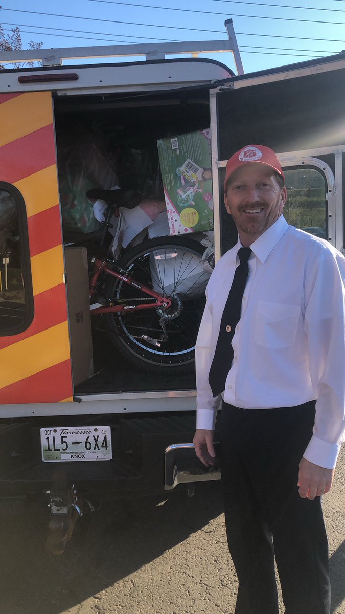 Mortgagegrouptn's tweet image. We are so proud to participate in the @salvationarmyus ‘Adopt an Angel’ program. Thank you to everyone who was able to provide a blessing to over 40 children. #angeltree #migcares #teammig #holidayspirit