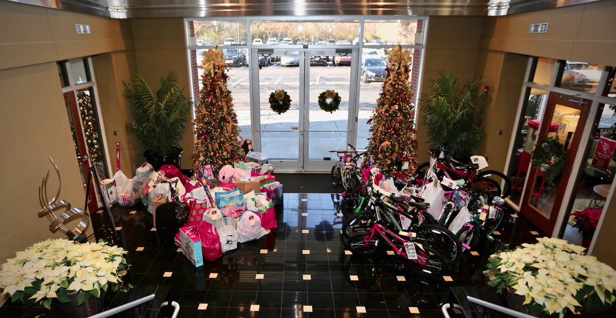 Mortgagegrouptn's tweet image. We are so proud to participate in the @salvationarmyus ‘Adopt an Angel’ program. Thank you to everyone who was able to provide a blessing to over 40 children. #angeltree #migcares #teammig #holidayspirit