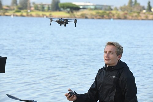 Traveling the world with your drone? Laws vary. France prohibits publishing images of license plates without permission, and Italy bans drone flight altogether over its beaches in summer, where people may be, as it were, in their altogether. See our map: bit.ly/2BUPcNH