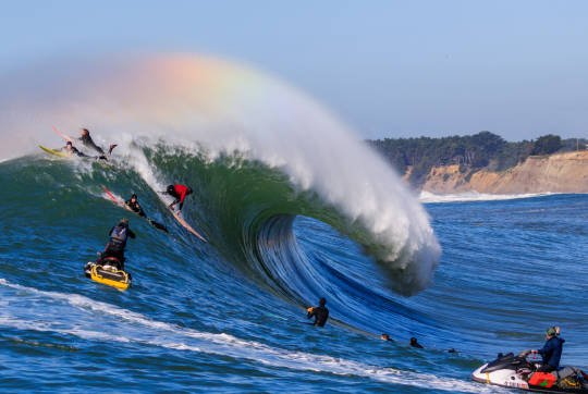 surfline's tweet photo. Several large to XXL swells lining up for Mavs, the final stop on @wsl's Big Wave Tour. More: https://t.co/MG1hctYEU0 https://t.co/XEiW7T2SY8