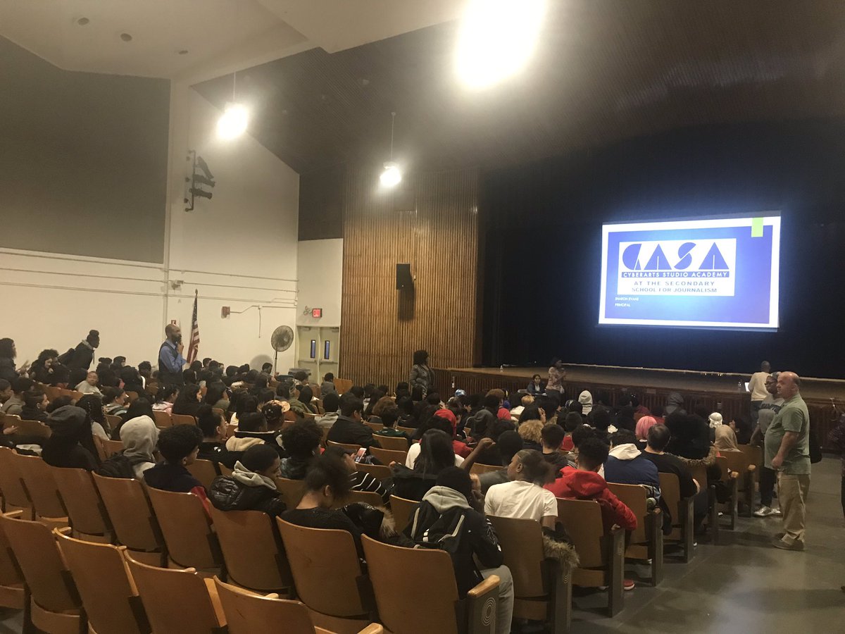 JenGoldbergDAAA's tweet image. Town Hall In action at SSJ! @PLFROSS #solutionsoriented! #CASA #IAEvans at the helm!