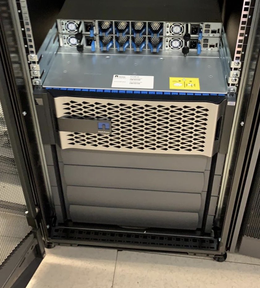 That Moment when Santa  arrived early  and brought u  this -> NetApp A800 and a third HCI System 🥳🎉😀#NetAppUnited #DataDriven #NvmePower @NetAppIL