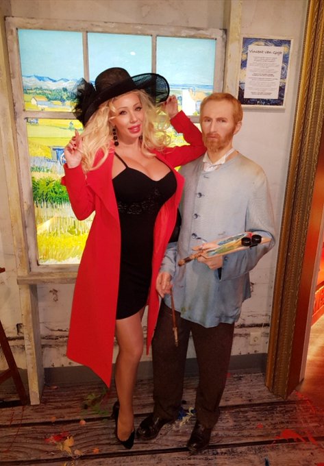 Au mus&eacute;e de Van Ghog &agrave; et au mus&eacute;e de madame tussauds &agrave; Amsterdam...... https://t.co/gmw0hDdUmS