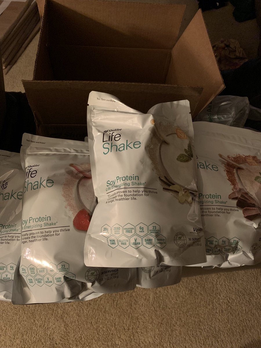 tylertgeorge's tweet photo. Christmas comes early!! So pumped to load up on my @ShakleeHQ products for the new year! For last minute gifts, talk about a lifesaver. #ShakleeAthlete #PurePerformanceTeam #ShakHatReunion? https://t.co/NzSA1ju5Un