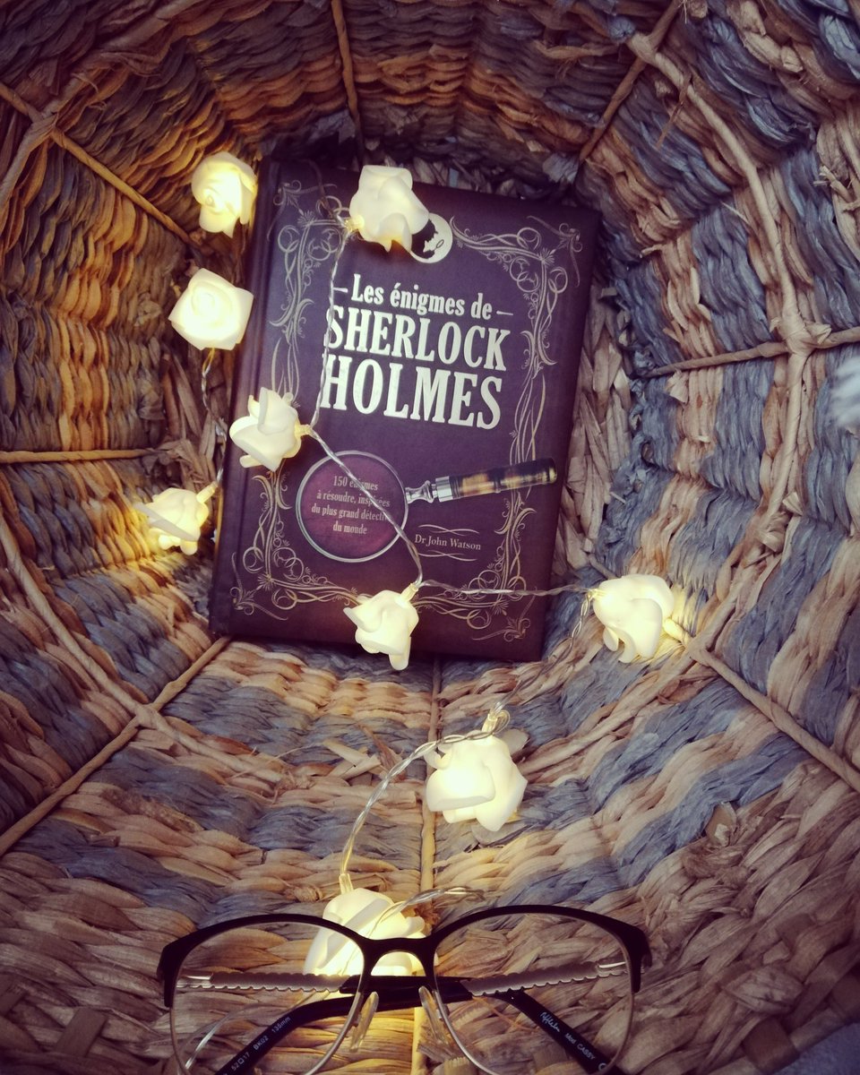 DMessine's tweet photo. Stoppez les écrans et plongez vous dans un livre. 📚
#sherlokhomeslivre #sherlokhomesbook #livre #lecturedusoir #fnac #books #passionbook #passionlecture #metz #drjohnwatson #arthurconandoyle https://t.co/q0NcLLV59w