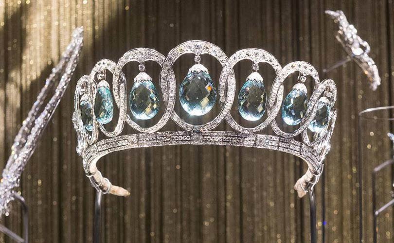 Exhibition at Moscow Kremlin Museum celebrates Bvlgari with Elizabeth Taylor’s collection fashionunited.com/news/culture/e… https://t.co/6HFHb52cKH