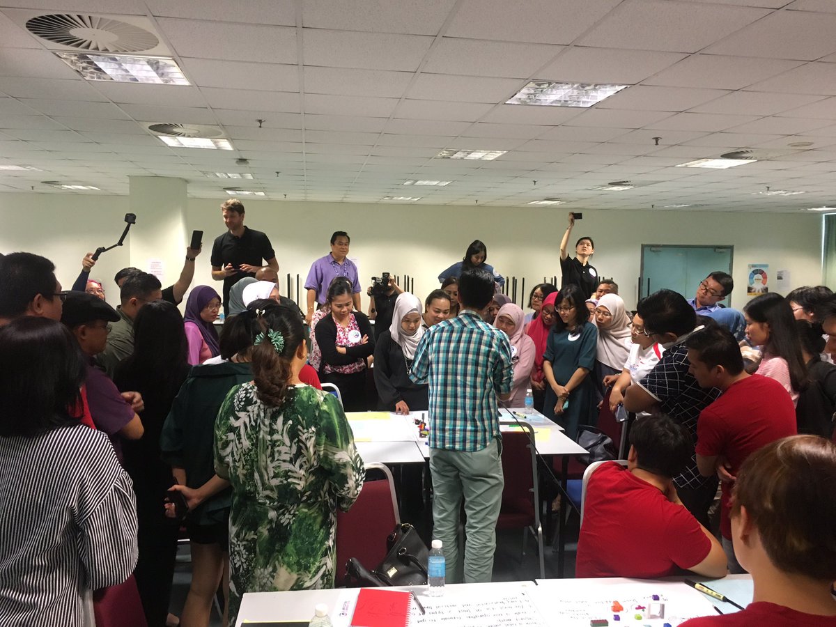 sarnab75's tweet photo. Teachers, students, public/private agencies working together to cocreate playful learning #remixingplay #playremixed at #newton @_mycapsule CreativeCulture #gbl #gamification #play @ahrcpress @disrupt_learn @CovUni_CPC https://t.co/LSjXLwJhvR