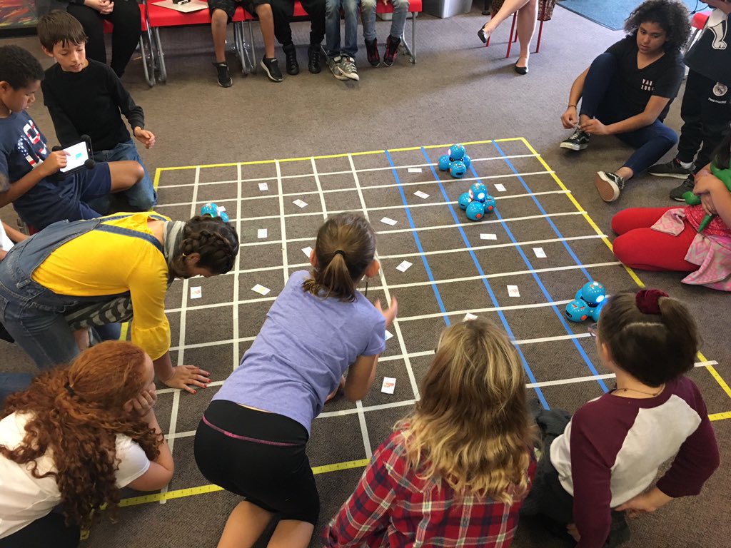 teachseuss's tweet image. So much collaboration as we play DASH Math Games in 3rd,4th,&amp;amp;5th #powerofdiscovery @Discovery_SMUSD @teachseusskids @WonderWorkshop #teamcoding #placevalue