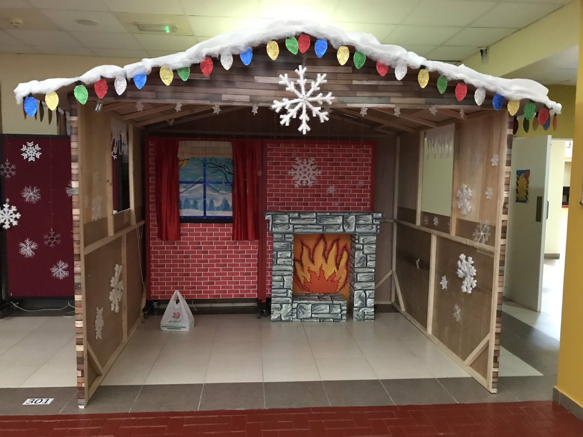 All ready to welcome our ‘special visitor’ today, all the way from the Arctic Circle. I wonder who that could be....
#rafflesisparents #rafflesisevents
