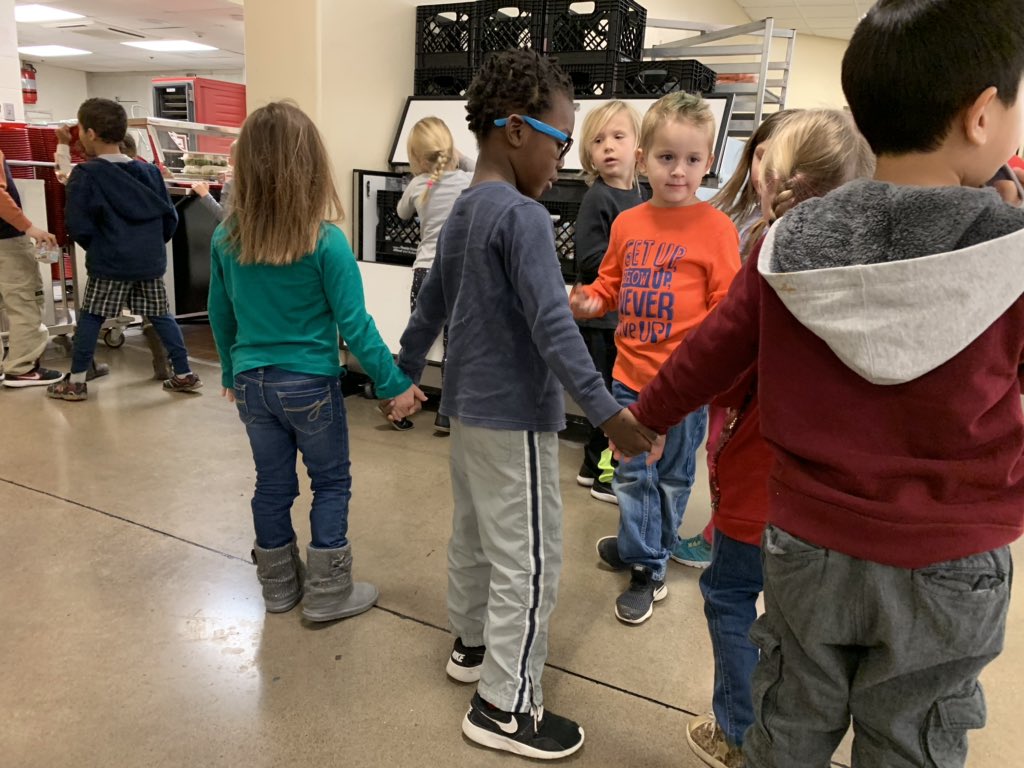 Kooncemj's tweet photo. These @usd497 Quail Run Kinders are soooo sweet and soooo excited for lunch today! #crispitos #AllStudentsOneTeam https://t.co/DQoAyvgl7i
