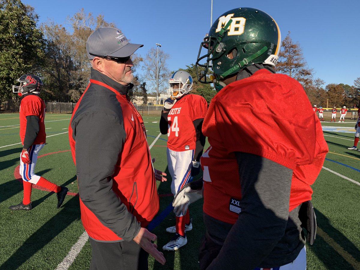 NorthSouthFB's tweet photo. South Coaches working! #TuesdayPractice #TimeToShine https://t.co/QiTSeR0VYX