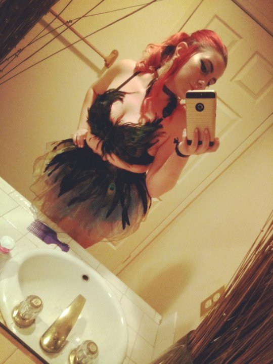 anesthesiarose's tweet photo. Throwback To Halloween #realcouple #nsfw #sexyredhead #queenofspades #thickwhitegirl #drugs #exstacy #sexycostume #mdma #anesthesiarose #sexy #slut #exposed #exposedslut https://t.co/QJ8GecTF46