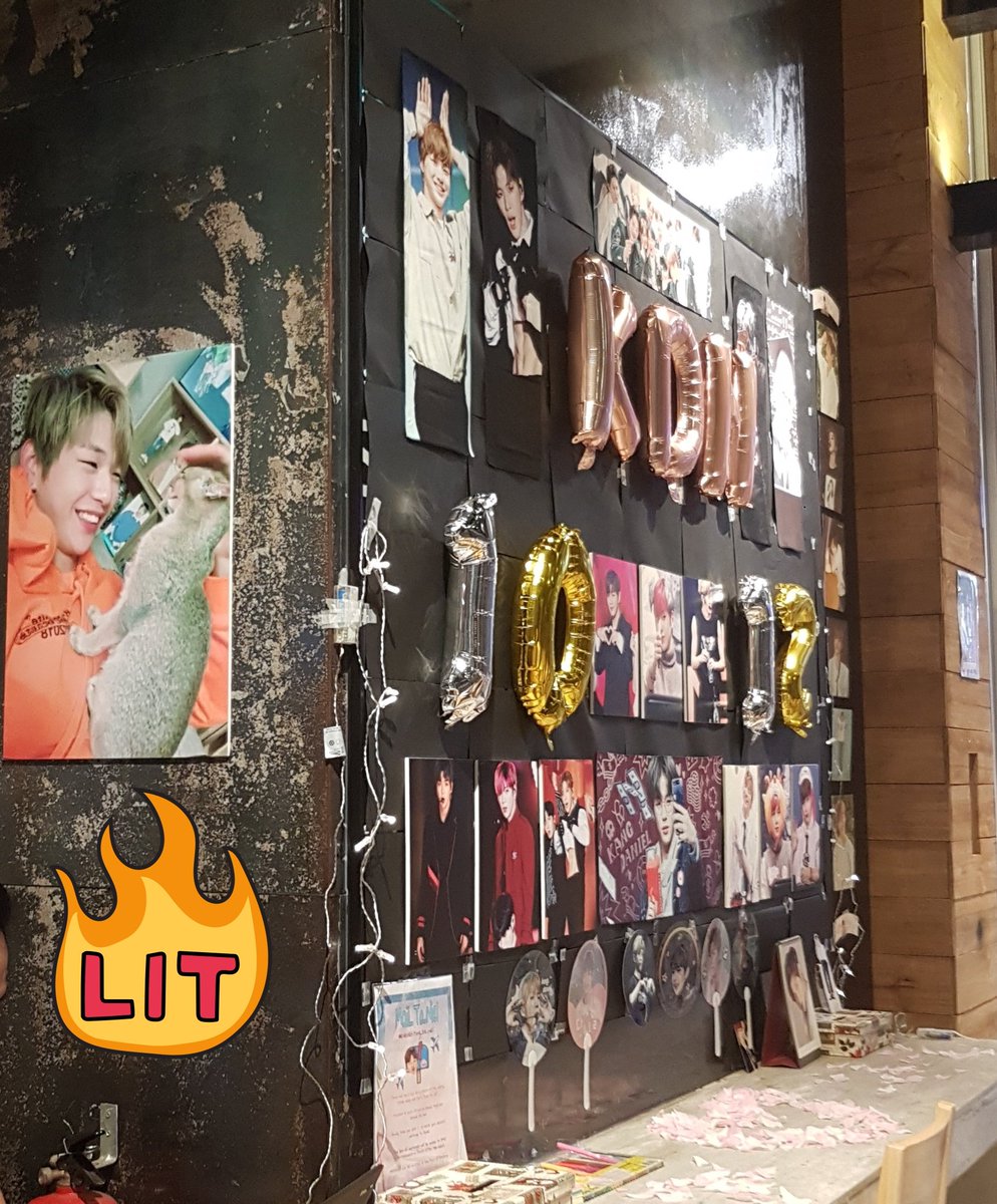 minhyunfox0809's tweet photo. #everlasting_luv_niel I did regret not taking better pics of the deco >< They were all nicely put up:)) Thank you so much💕💕 https://t.co/AZWIyRWA5j