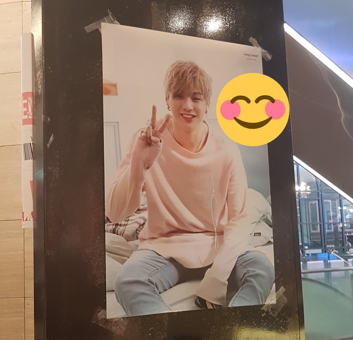 minhyunfox0809's tweet photo. #everlasting_luv_niel I did regret not taking better pics of the deco >< They were all nicely put up:)) Thank you so much💕💕 https://t.co/AZWIyRWA5j