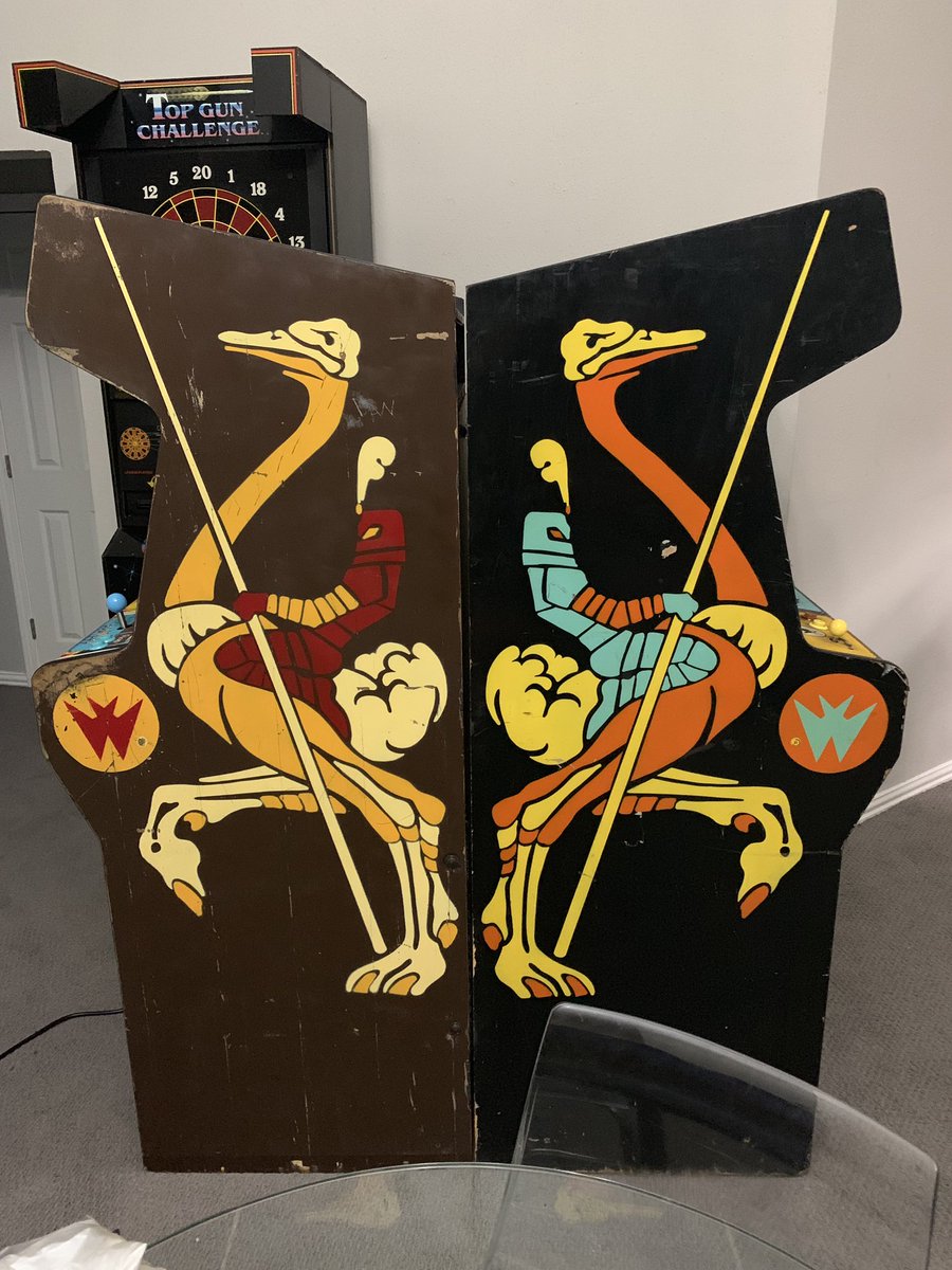 90minutetape's tweet photo. Ha anyone ever taken a back to back photo like this? Well, they have now. #williams #joust #joust2 #arcadegames #retro #homearcade #stencil #artwork # https://t.co/kbPvFZcUN2