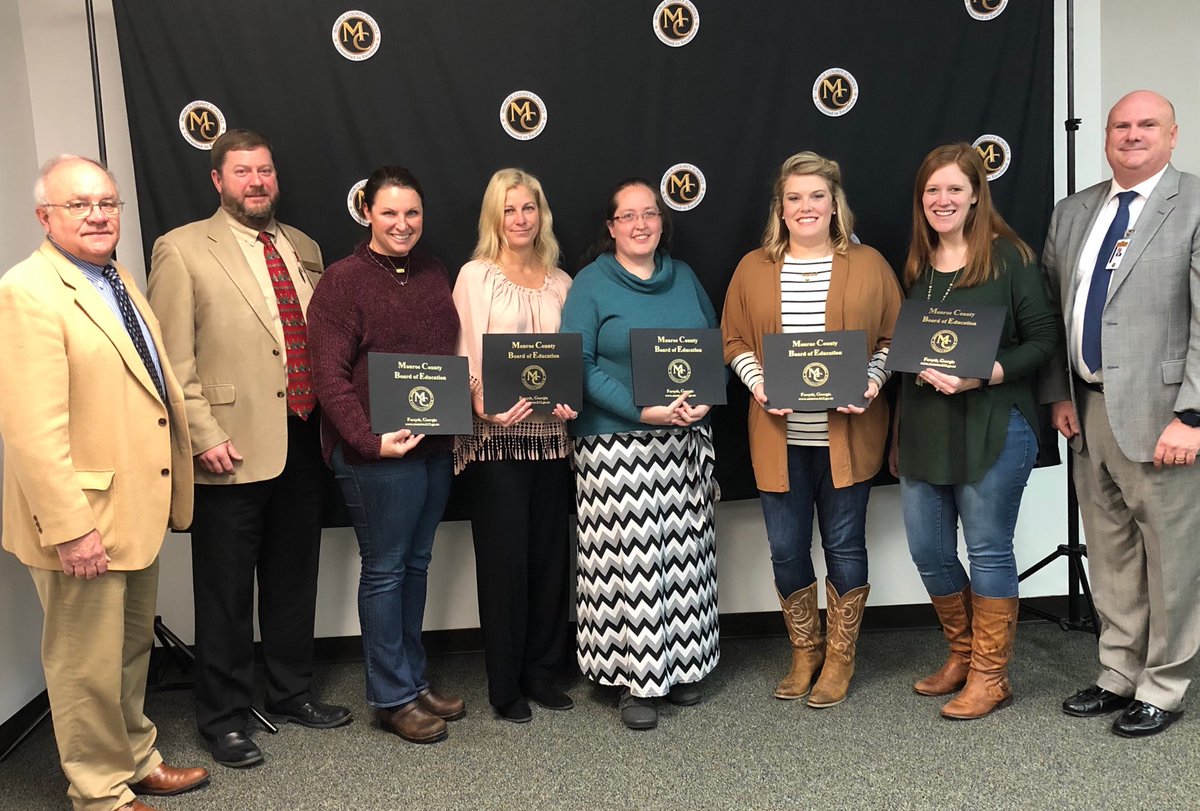 monroe_schools's tweet image. MCBOE Meeting | Congratulations ⁦@Hubbard_Elem⁩ staff members who have represented ⁦@Hubbard_Elem⁩ at the state level #stemcertification ⁦@georgiadeptofed⁩