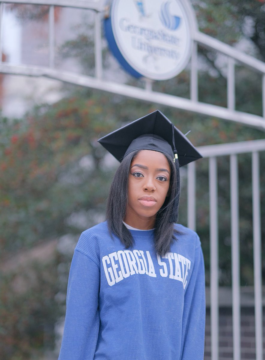 _earthtosyd_'s tweet photo. This is my part, no body else speak.
#GradSzn2018 #DegreeMe #BlackExcellence https://t.co/blrQGKOAxC