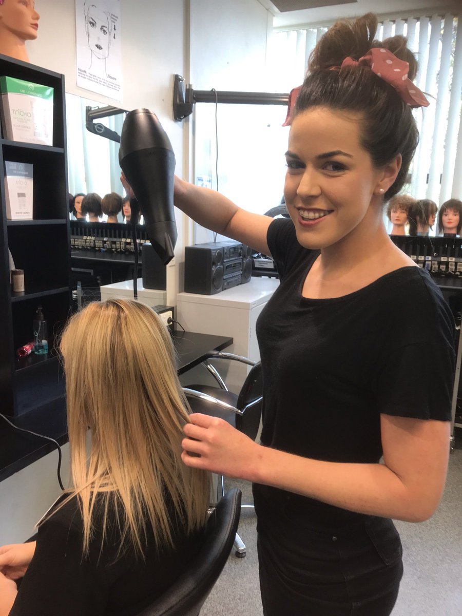 Congratulations to our very talented Tamworth hairdressing student Kim Taggart, who won the 2018 Tool of the Trade Rotary Club of Tamworth scholarship! Kim's a very skillful and dedicated student, and a thoroughly deserving recipient of this award. Well done Kim! #BeAmbitious
