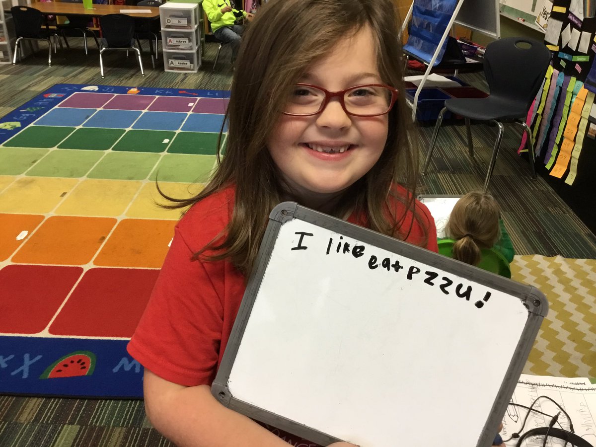 amyroenfanz's tweet photo. Lots of pizza and apple lovers here. Just a sample of our morning routine! @CastlemanCreek #ccepride #ccegrows https://t.co/tsHD61MIhQ