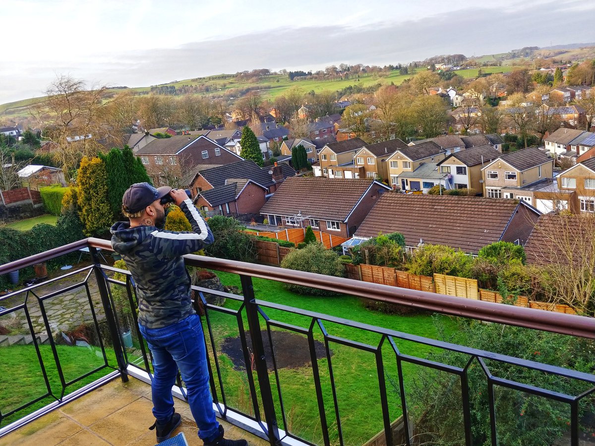 SunnyROfficial's tweet photo. Hmm.. Where Is My Wife? 🤔��

#england #uk #unitedkingdom #europe #traveling #businessthings #artist #producer #soundengineer #dutch #surinamese #indian #netherlands #rotterdam #city #suriname #europe #worldwide #SunnyR https://t.co/l5zKK9ADBh