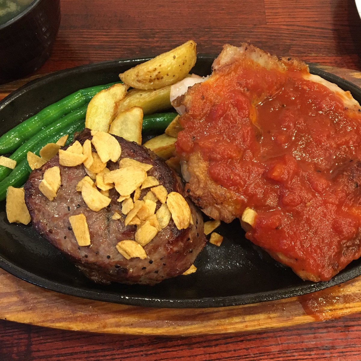 km_08060701's tweet photo. この前まさらーさんと
西荻窪行ってきました🥴
念願やったしやっと行けたね！
キャロット行くのに余裕でご飯食って
行ってしまったけどすごく美味しかったな💜💜みきたんまたロケ地巡りしよね！！！！！！ありがとう！！ https://t.co/kawtTA7Dn8