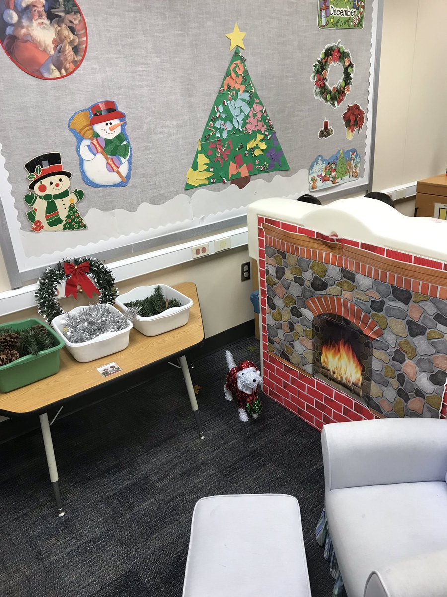 HeatherDykes589's tweet photo. It’s Christmas time in PALS!! #preschool #christmas #KISDTeamSpEdP2P #KleinSLPs #momentsinklein @KarlaD_SLP https://t.co/R4KuZ6H949