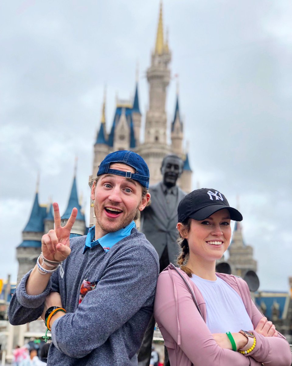 Bilbodatoad's tweet photo. Got to cut all the Lines at Disney World because I went with an Actor from Avatar! 😜 Thanks Sigourney! 👍🏽🐸 This Weeks #ToadCrushTuesday goes out to a very Kind, Genuine, Ambitious &amp; Adventurous person! Thanks for being YOU Ya Toad! ❌⭕️💜🐸🐸 #ToadLyfe #GoOnOneAdventureADay https://t.co/FMVxFxaqAw