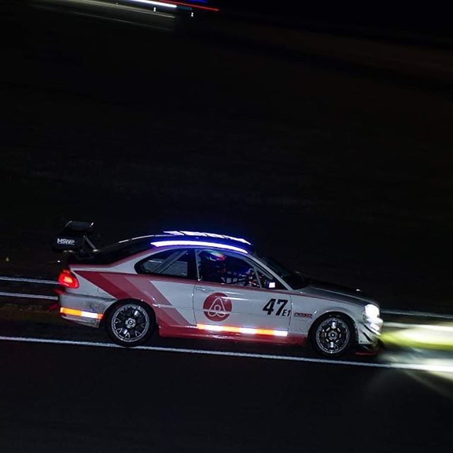 MSpeedWorks's tweet photo. Night racing!
#MoreheadSpeedWorks #MSWRacing #RaceCar #RaceShop #Racing #BecauseRacecar #E46 #BMW #330Ci #NASAracing #25hr #enduro #enduranceracing #thunderhill https://t.co/fMwuwo9pSA