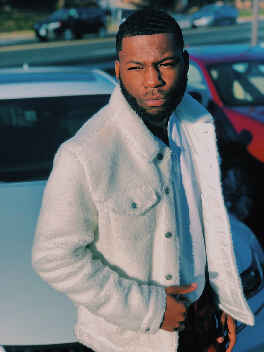AyyJo__'s tweet photo. This a different kind of sweater keep your hands to yourself https://t.co/zZzHUymxKP