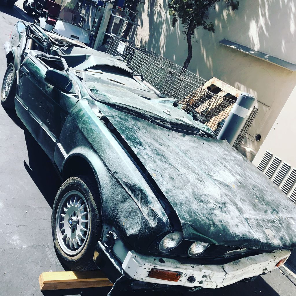 FoxStudioLot's tweet photo. Did someone ask for a lift? This beauty won’t go anywhere any time soon... #props #foxstudios #behindthescenes #setdesign #car #crash #set #setlife #setprops https://t.co/6LxpEWMce2