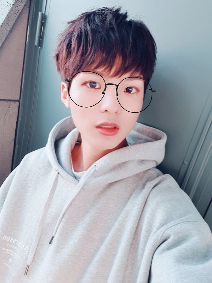 DIA_CRUNCH's tweet photo. [#현우] 안녕 D아나~ 기분 좋은 아침입니다!!! ㅎㅎ  오늘 하루도 신나고 재밌는 하루 보내요♡
#디크런치 #디아나 #우최보 #다같이 #힘내자 https://t.co/aBpYfrjyCt
