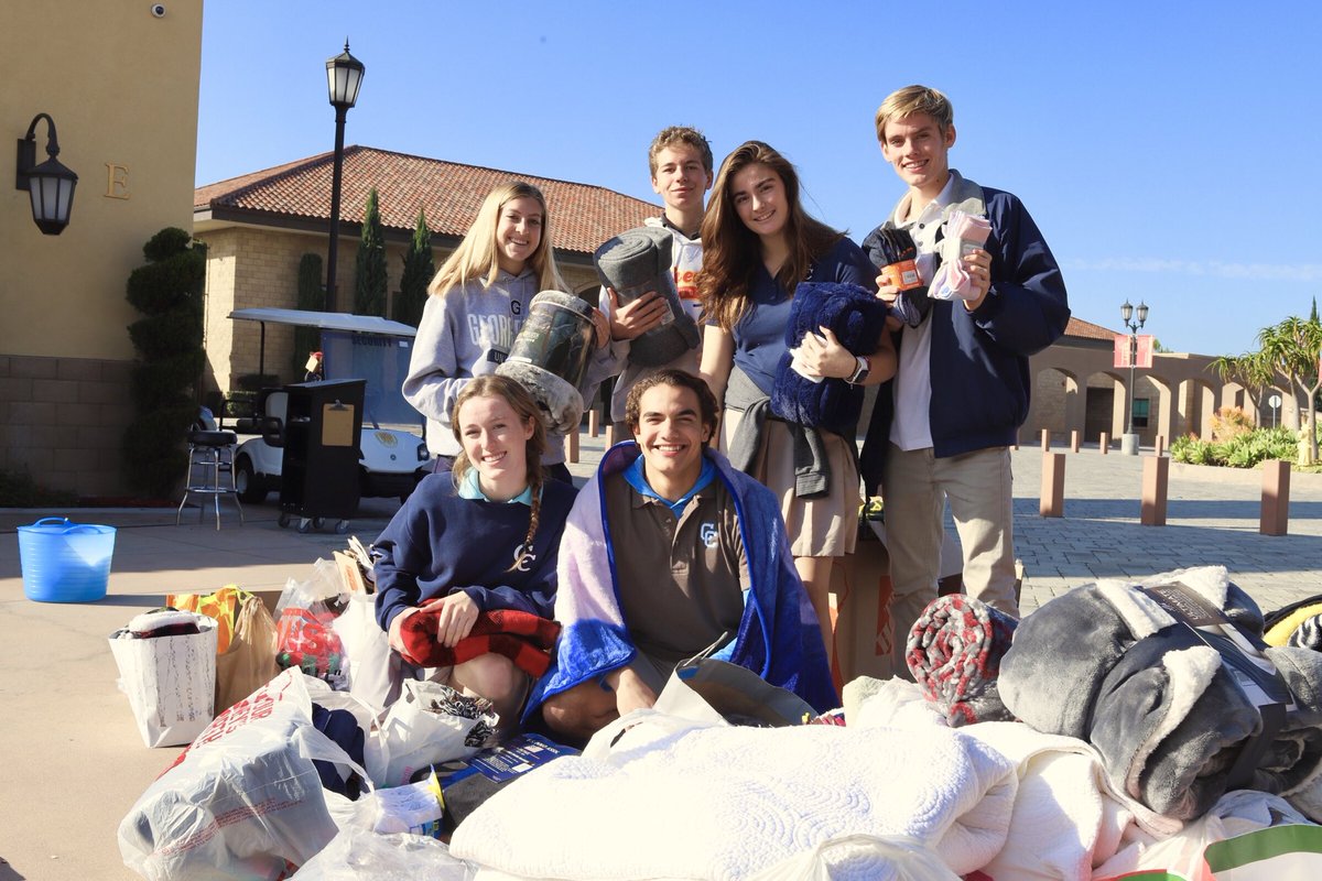 CCHS_Service's tweet photo. ⁦For today’s LIGHT Group ⁦@CCHSDONS⁩ collected over 1,000 blankets and pairs of socks for those experiencing homelessness served by Fr. Joe’s Village/St. Vincent DePaul. https://t.co/esEjbpXoA2