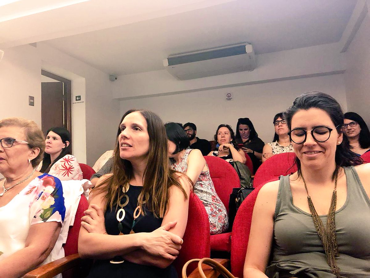 Flo_walls's tweet photo. Hoy @Rmadera6Rosa recibiendo su certificado del Media Trainning para expertas 2018 en la premiación de @Hay_Mujeres!!!👏👏👏 https://t.co/psSyZegRWR