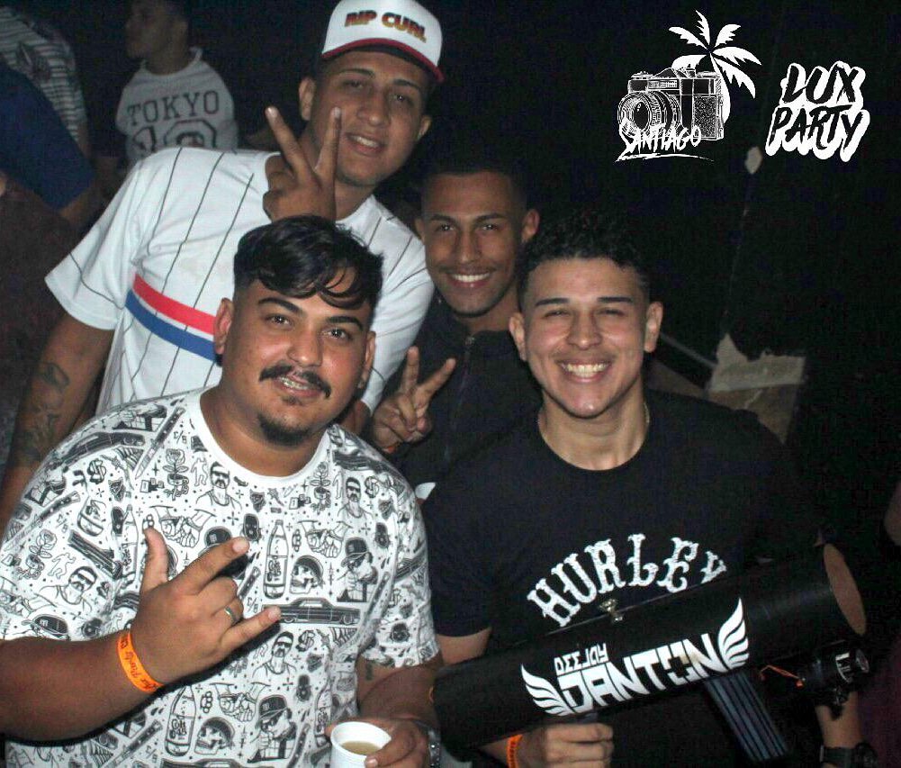 dejotadanton0's tweet photo. Quem sempre acreditou no meu trabalho e jamais deixou eu desistir desse sonho. Amo vocês! ♥

#ProduçãoDjDanton #DjDanton  #OBrabo https://t.co/NYdr9vCNkP