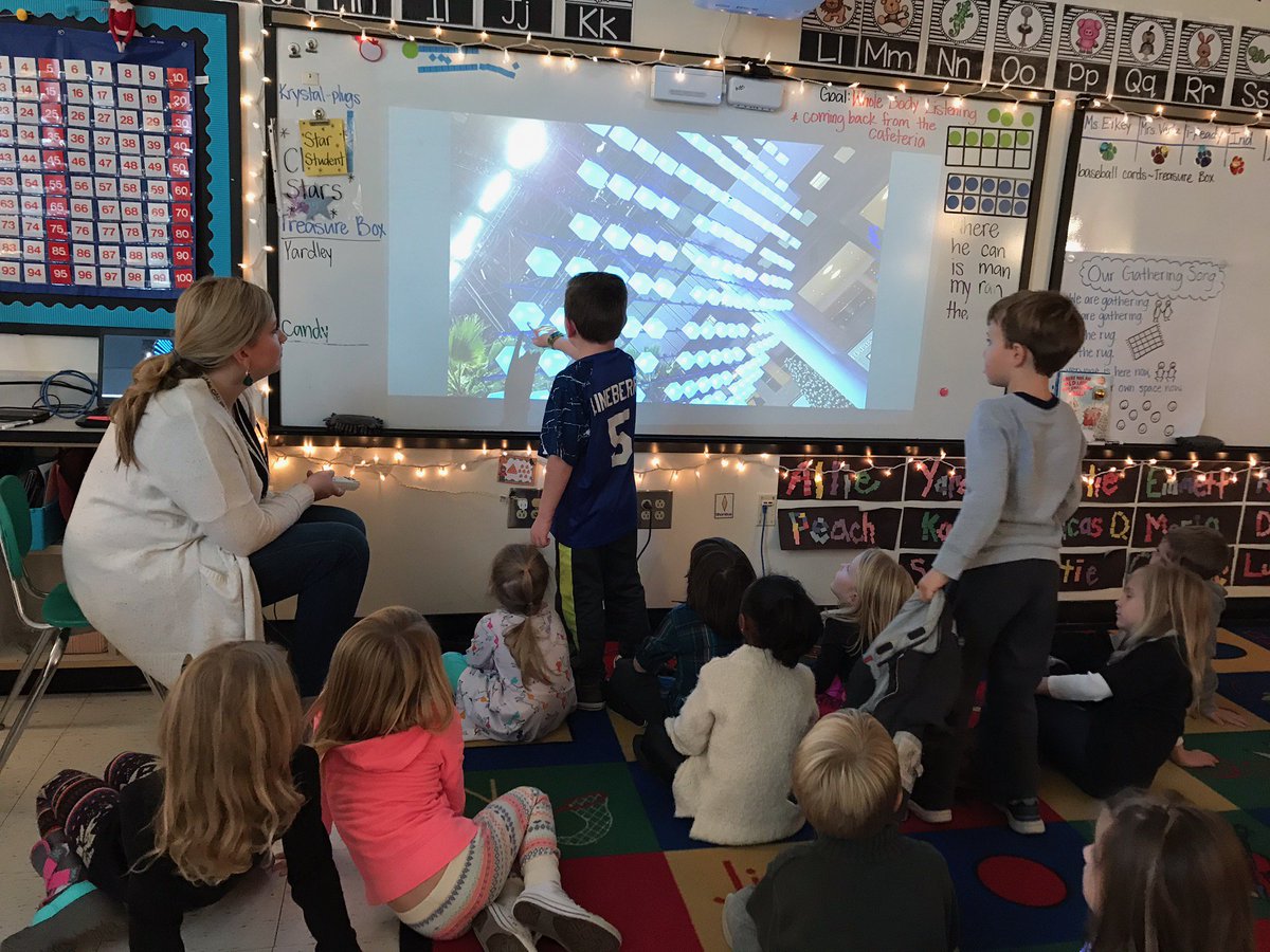 elainaeikey's tweet photo. We have been talking so much about shapes we see in the real world. Today we looked at pictures from my recent trip to NYC and discussed all of the different 2-D and 3-D shapes in the pictures! #PLatSHE #kindergarten https://t.co/ygZ5V2B7PX