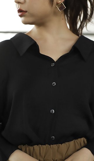 【斎藤みらい】

背中部分がオープン×リボン仕様の
オシャレ度を増すシャツトップス ♡

バックリボンブラウス 
BLK ￥6,000+tax
⇒ bit.ly/2Pt7NUF