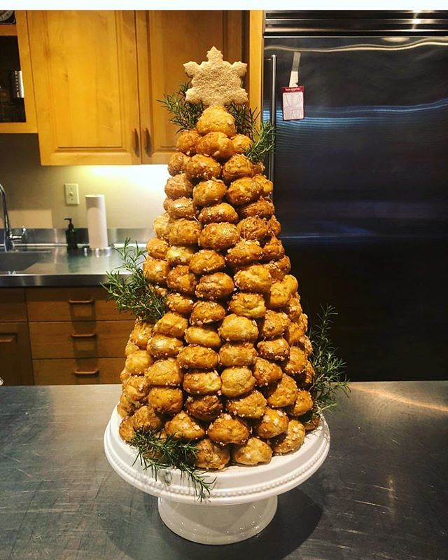 Want to learn to make a croquembouche like a pro (à la our amazing Pastry Chef Hannah, who made the one pictured here)?! Join us in the Ramekins kitchen this Thursday, 12/13 for our Take-Home Croquembouche Workshop. Don’t miss this festive class! Registe… ift.tt/2SGCx6y