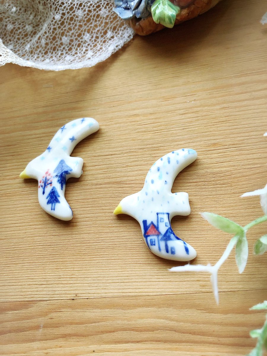O Xrhsths Waco Neco Sto Twitter 12 12のwaconeco作品紹介 渡り鳥箸置き 雪の街 雪の森 雪が降る街と森をイメージして絵付けしました 現在美瑛のハンドメイドショップ La Collineさんで販売中です Waconeco 箸置き 鳥 渡り鳥 雪 森 北欧柄 陶雑貨