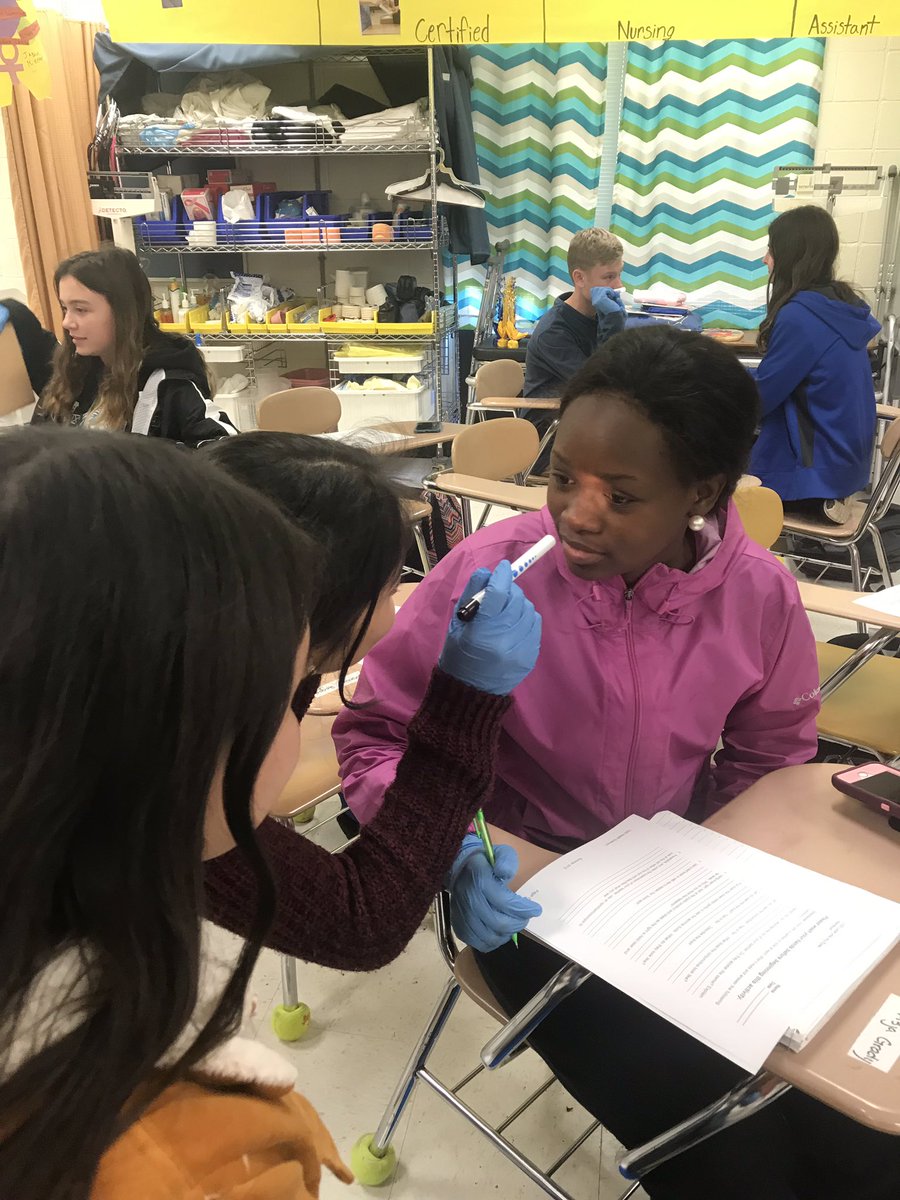 wardHS12's tweet photo. Laney Honors Health Science 1 students using pen lights and learning about the eyes #nhcscte #cte https://t.co/0FiB1eve76
