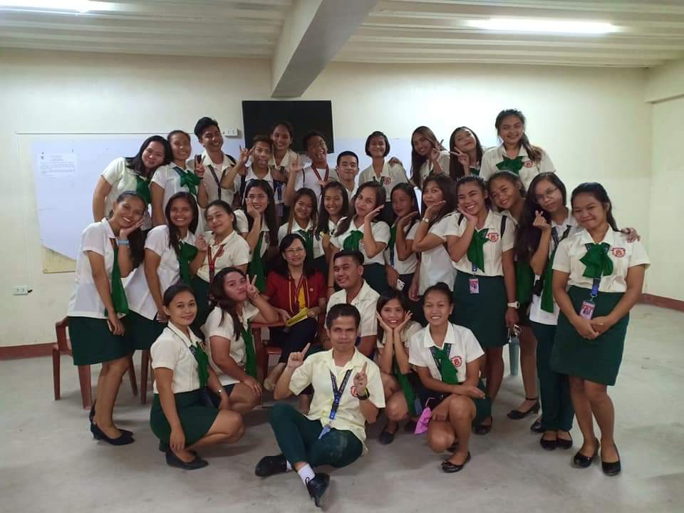 CindyGa15502054's tweet photo. They are my classmates now, we are BSED Major in English and a 1st year students who helped each other to achieve our dreams and goals in our lives. #DreamMachinePH #TheKoreAnneBirthdayGiveaway 💜💜 https://t.co/kqQ2fwDylZ