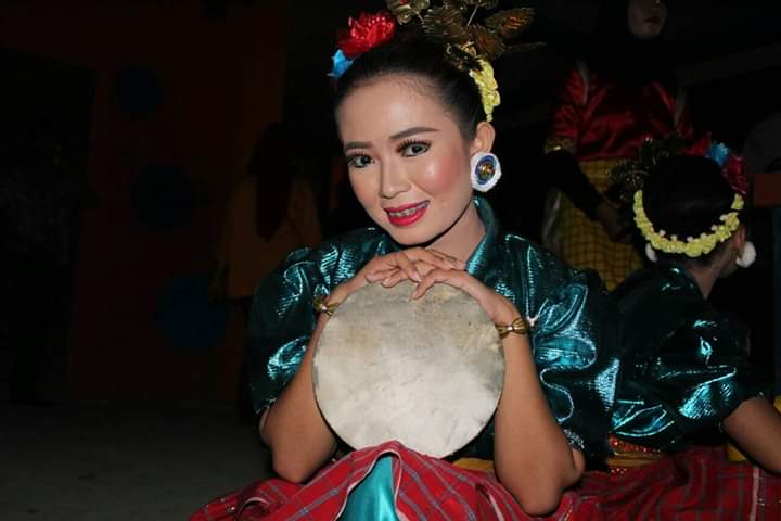 GaleriMandar's tweet photo. Perempuan Mandar https://t.co/7oZkeVPTcj