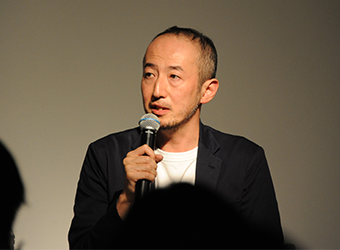 APS_3331's tweet photo. ＼講義レポート：鷲田めるろさん／「地域文化とアートのキュレーション―美術館の内と外をつなぐ事例から学ぶ―」
レポート no.6　2018.10.25　https://t.co/Q45NWDICDg https://t.co/L6FiimSB9k