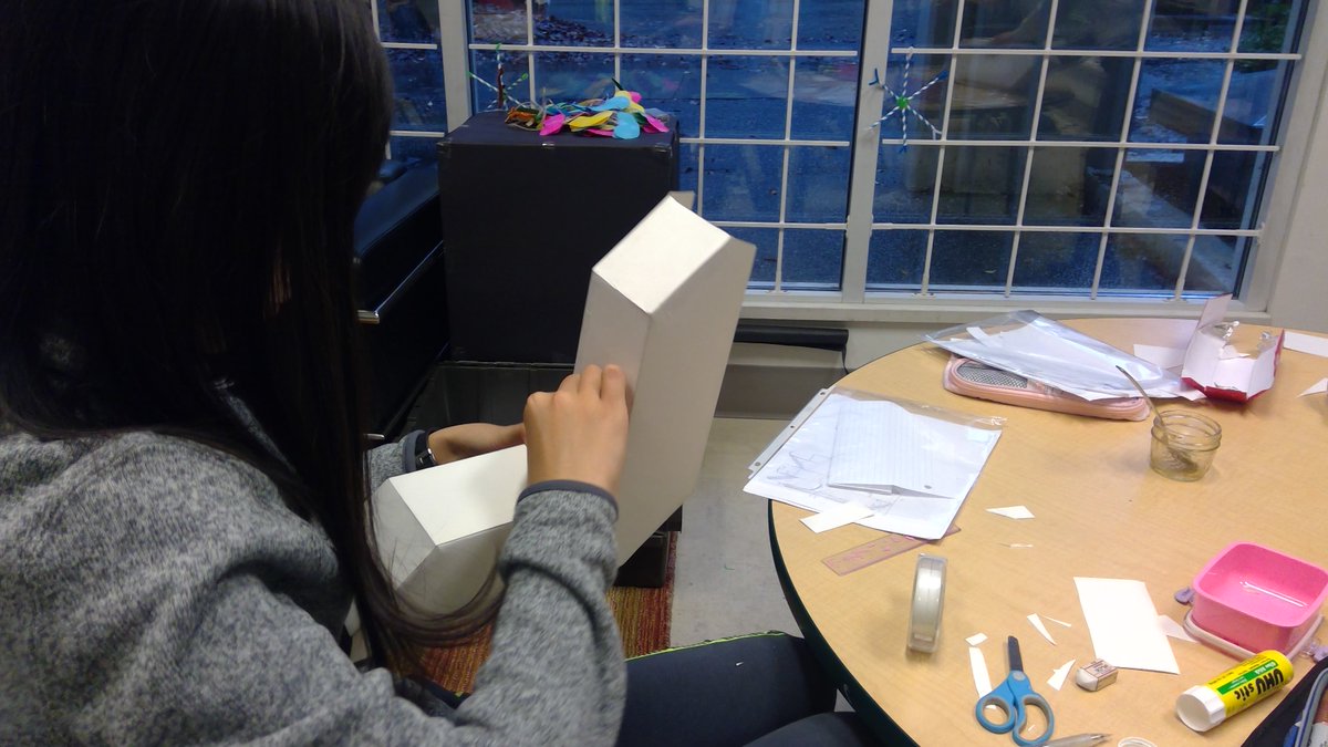 Ms_Rachel_Moore's tweet photo. Grade 6 and 7 @Madrona_School  designing and building periscopes in Math class.  #MadronaMagic https://t.co/ABL6WOafVX
