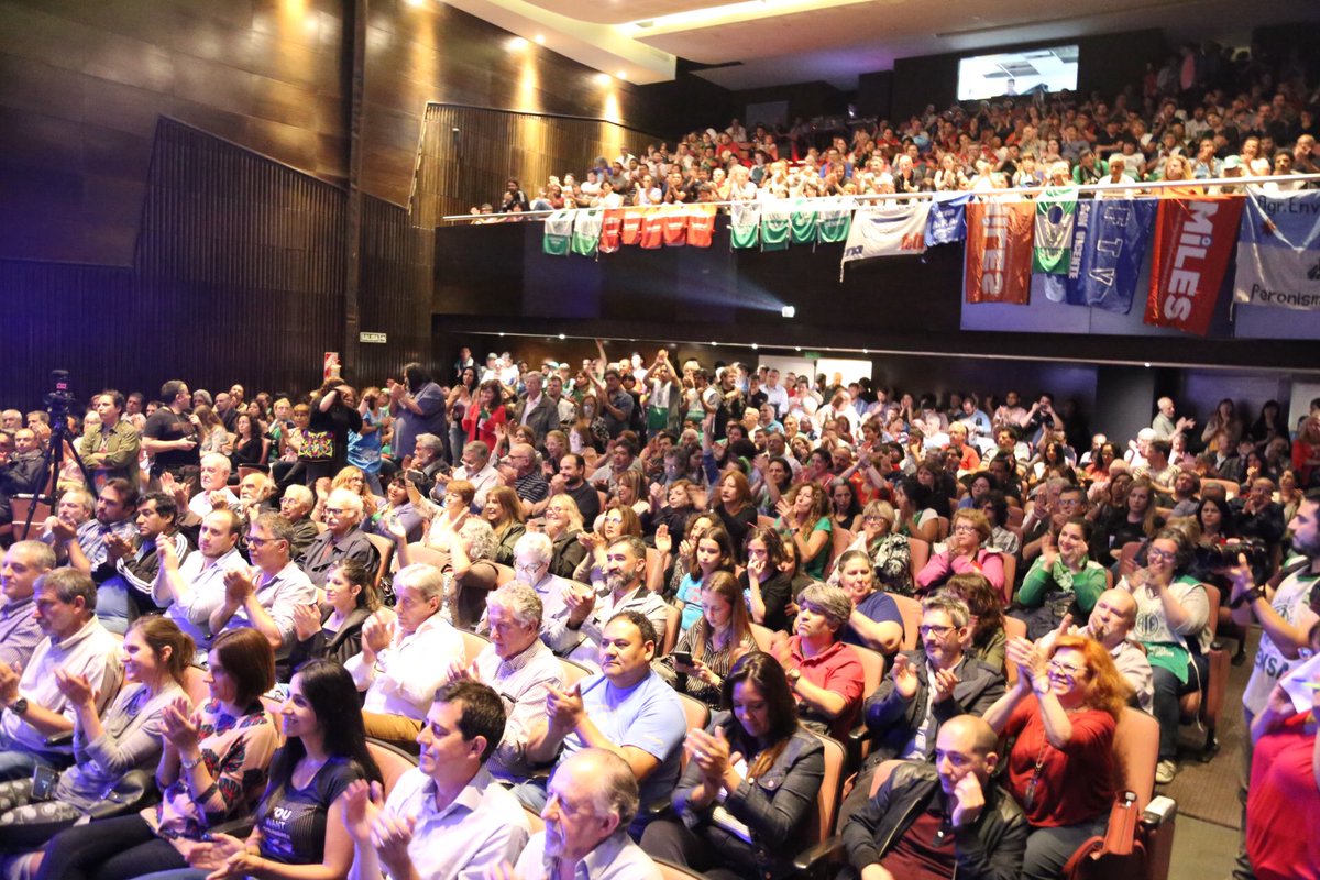 DanielCatalano_'s tweet photo. Hoy asumimos la conducción de la @CTAok junto al compañero @HugoYasky y a @edgardollanoapa, con el compromiso de seguir la lucha contra el modelo neoliberal, pero sobre todo, con la firme convicción de promover un nuevo modelo nacional, popular, feminista y de liberación. https://t.co/ySBYEV6Cke