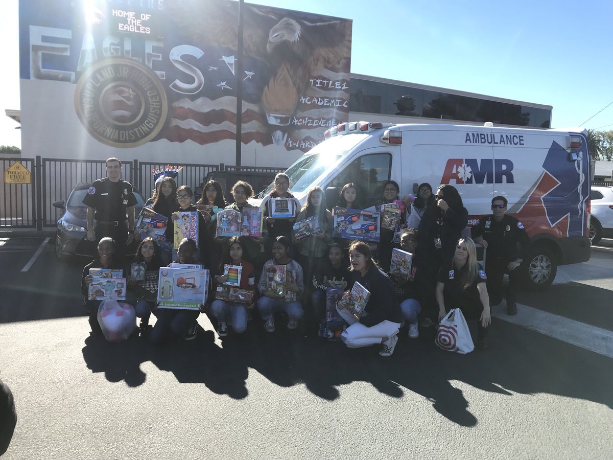 ujheagles's tweet photo. Thank you to everyone who participated in the toy drive! The JUMP club collected over 60 toys for the Upland community! They also got to learn about the paramedic career path 🚑 #eaglesgiveback #eaglesgetrad #communityservice #uplandstrong #showingkindness https://t.co/IXYOyeT40V