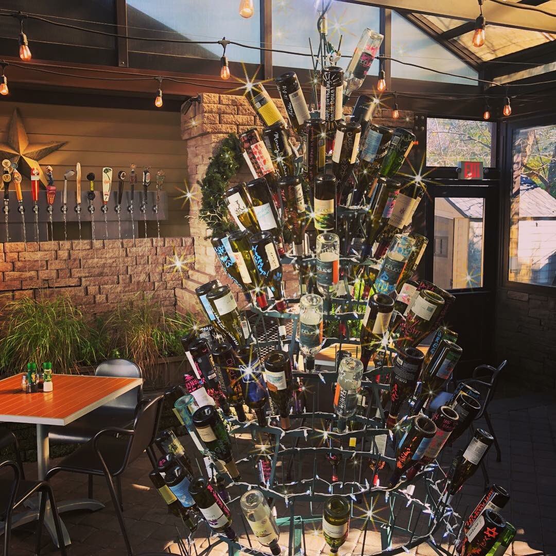 18belowdesign's tweet image. #Charity wine bottle tree. This customer uses one of our #winebottletrees to rise money for #localcharities