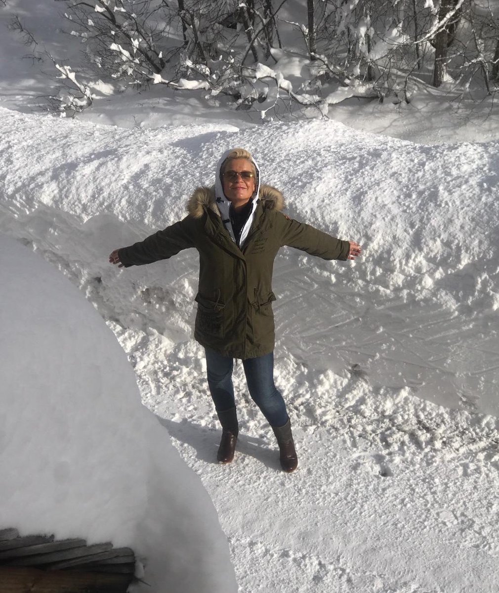 StefTwinsofRock's tweet photo. ....Winter WonderLand #Samnaun π¨π with #stefsharyangel #twinsofrock #hanglssportundmode #love #christmas #peace #newyork #brighton https://t.co/y0rhk2XRGk