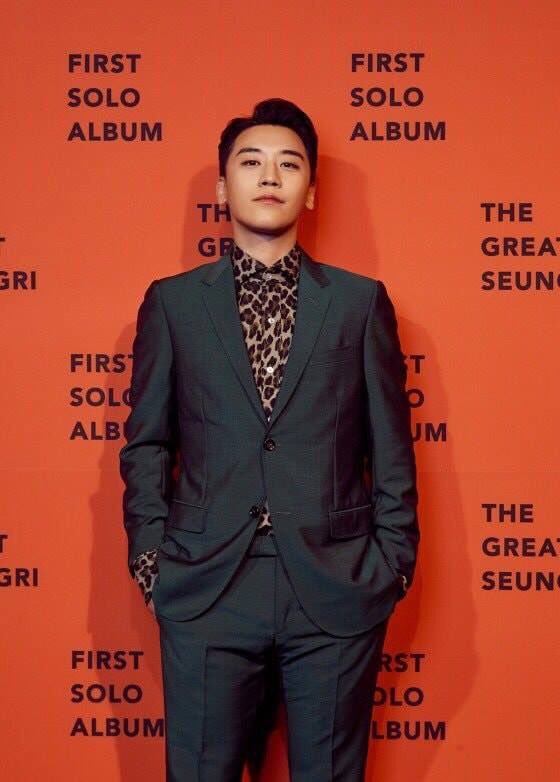 RanLe96's tweet photo. HAPPY BIRTHDAY #SEUNGRI 🎉

#BIGBANG #빅뱅 #승리 #HAPPYBIRTHDAY
 #20181212 #YG 
#HappySeungriDay
#TheGreatSeungriDay
#돞버쓰데이_해피승리데이 https://t.co/a2TlEkPepw