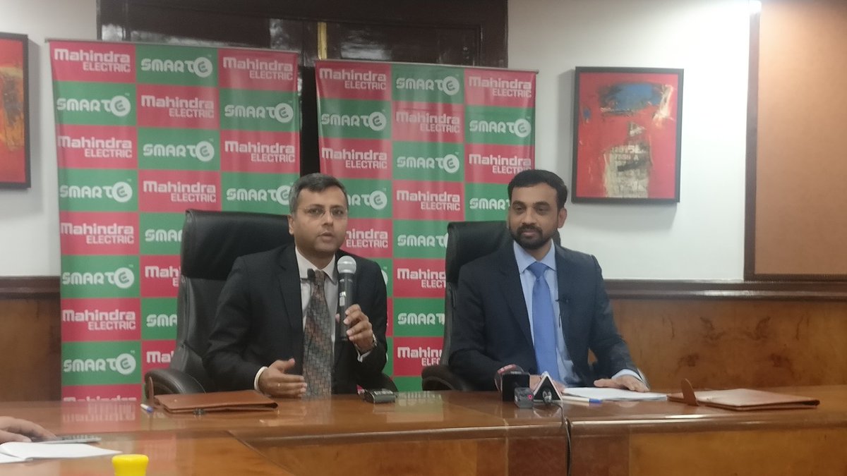 autox's tweet photo. We are at the partnership announcement of #SmartE and @MahindraElctrc . Both firms have signed a MoU today to drive electric mobility to the next step in Delhi NCR. #GoElectricwithME #MahindraTreo https://t.co/P8l5cqucCw
